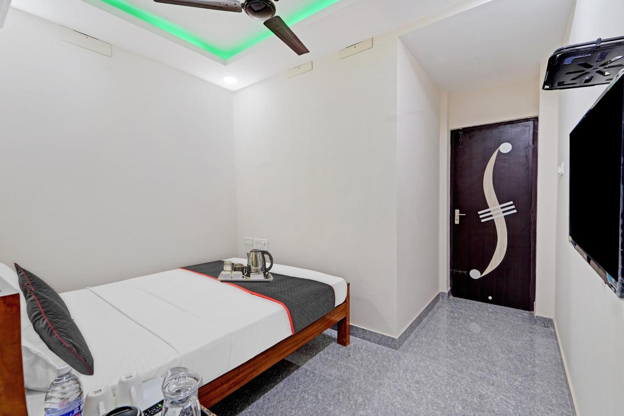 Super Townhouse 1096 Hotel Redfox Nungambakkam Near Apollo & Shankar Nethralaya Hospital 첸나이 외부 사진